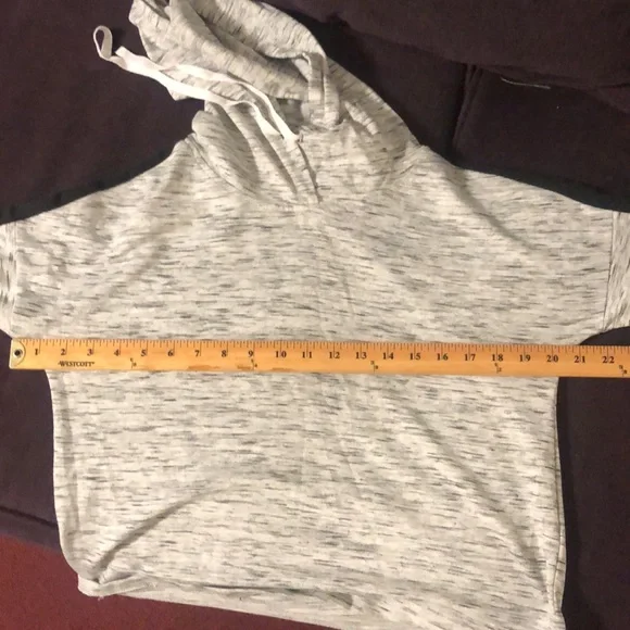 No boundaries-M (7-9 )-love hoodie crop top - Picture 7 of 12